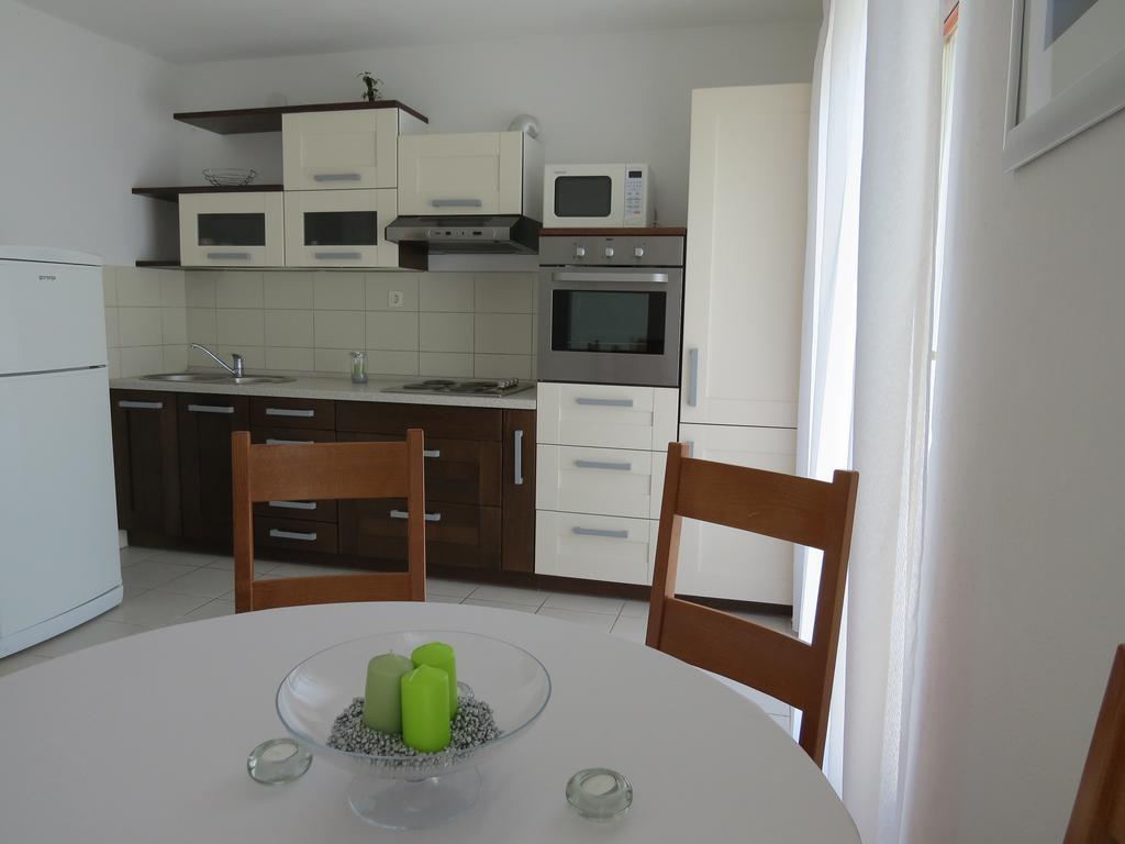 Apartments Lovric - 30 Meters To The Beach Трогир Экстерьер фото