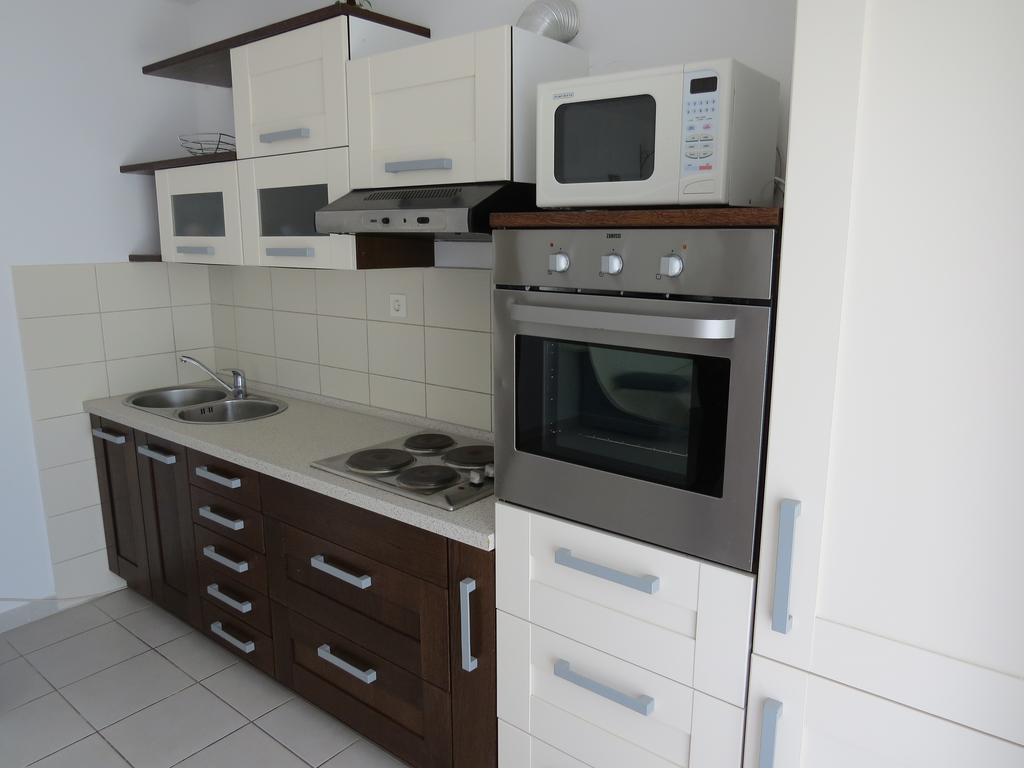 Apartments Lovric - 30 Meters To The Beach Трогир Экстерьер фото